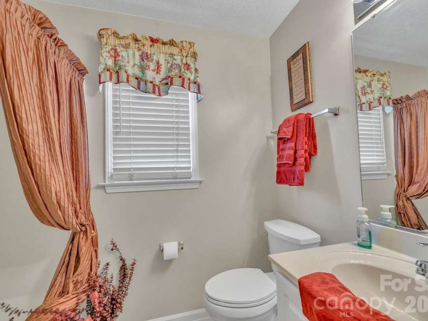 21 Sunberry Trail, Fletcher, NC 28732.  MLS# CAR4428651, YatesRealty ID 53395. 