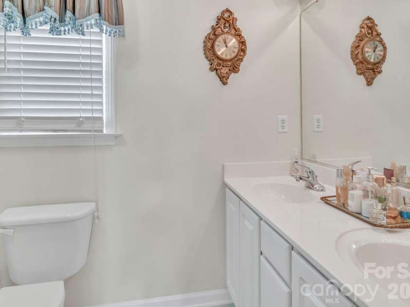 21 Sunberry Trail, Fletcher, NC 28732.  MLS# CAR4428651, YatesRealty ID 53395. 