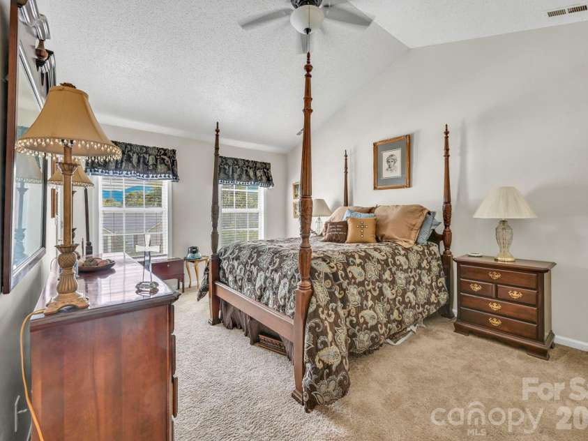 21 Sunberry Trail, Fletcher, NC 28732.  MLS# CAR4428651, YatesRealty ID 53395. 