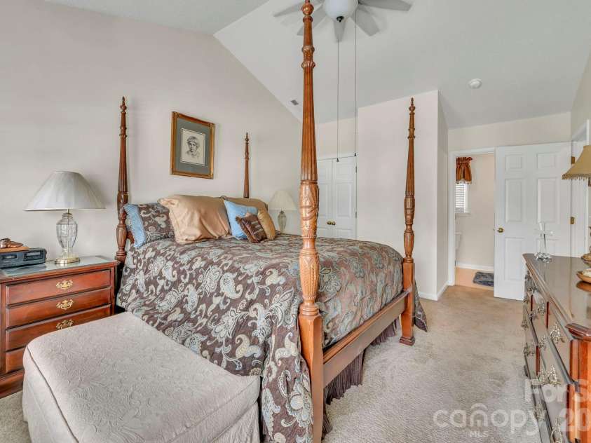 21 Sunberry Trail, Fletcher, NC 28732.  MLS# CAR4428651, YatesRealty ID 53395. 