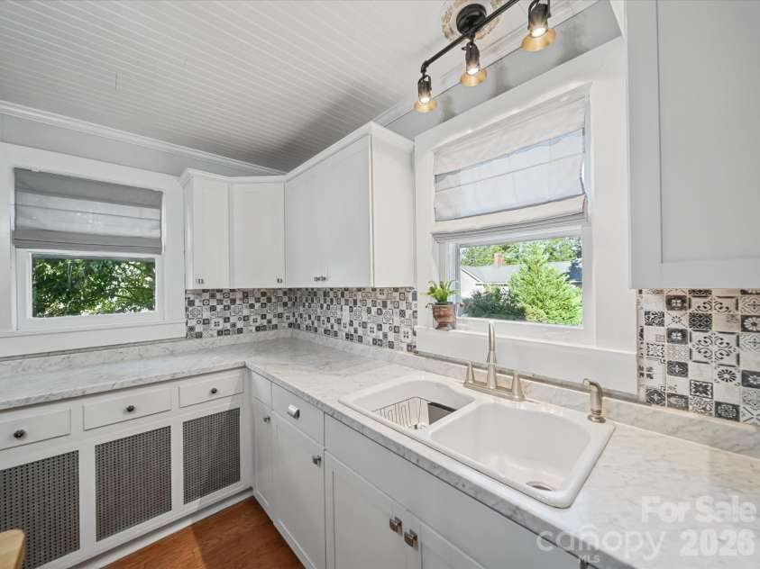 226 Ellis Street, Salisbury, NC 28144.  MLS# CAR4428996, YatesRealty ID 53399. 