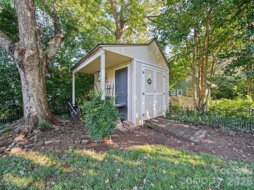 226 Ellis Street, Salisbury, NC 28144.  MLS# CAR4428996, YatesRealty ID 53399. 