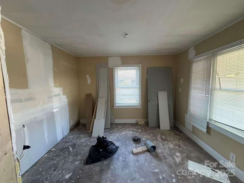 112 Elliott Street, Fort Mill, SC 29715.  MLS# CAR4327755, YatesRealty ID 534. 