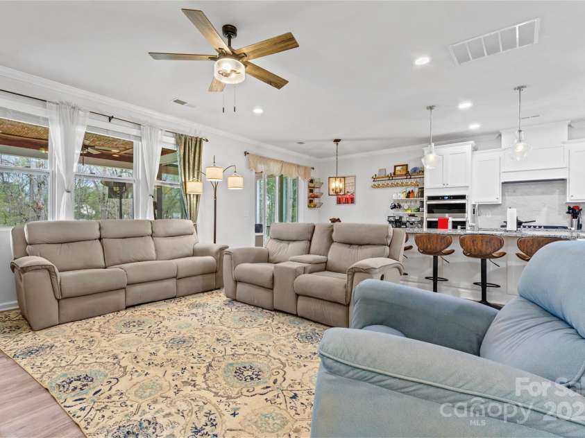 18518 Lahaina Lane, Charlotte, NC 28278.  MLS# CAR4239324, YatesRealty ID 5340. 