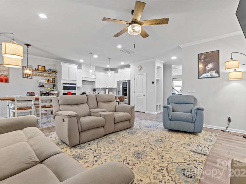 18518 Lahaina Lane, Charlotte, NC 28278.  MLS# CAR4239324, YatesRealty ID 5340. 