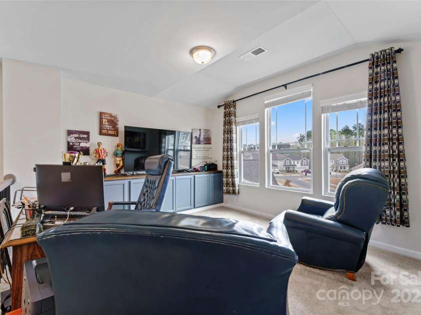 18518 Lahaina Lane, Charlotte, NC 28278.  MLS# CAR4239324, YatesRealty ID 5340. 