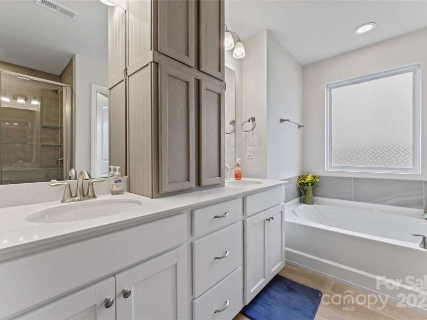 18518 Lahaina Lane, Charlotte, NC 28278.  MLS# CAR4239324, YatesRealty ID 5340. 