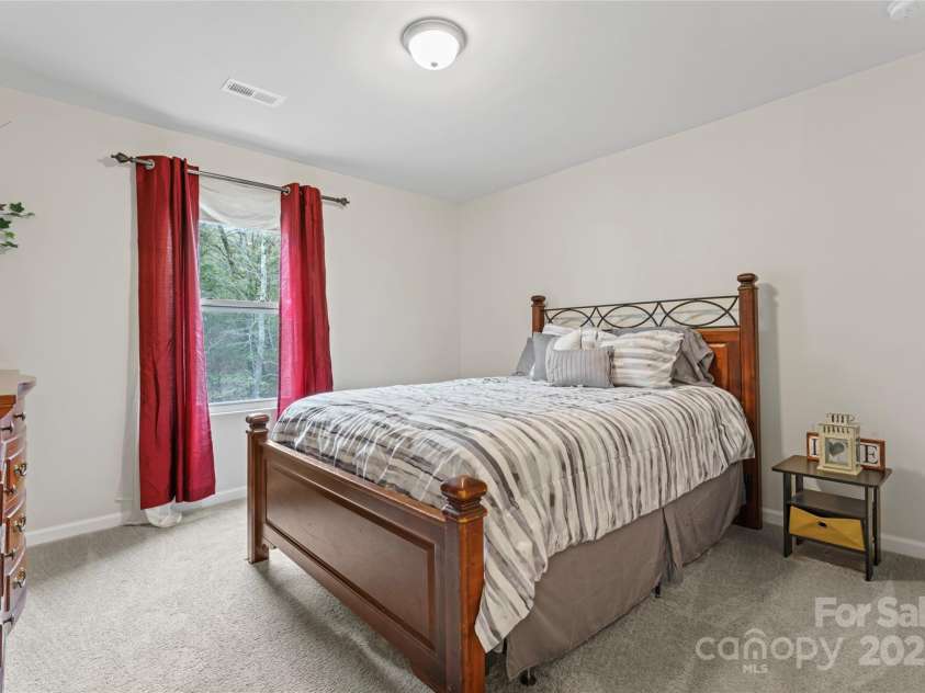 18518 Lahaina Lane, Charlotte, NC 28278.  MLS# CAR4239324, YatesRealty ID 5340. 