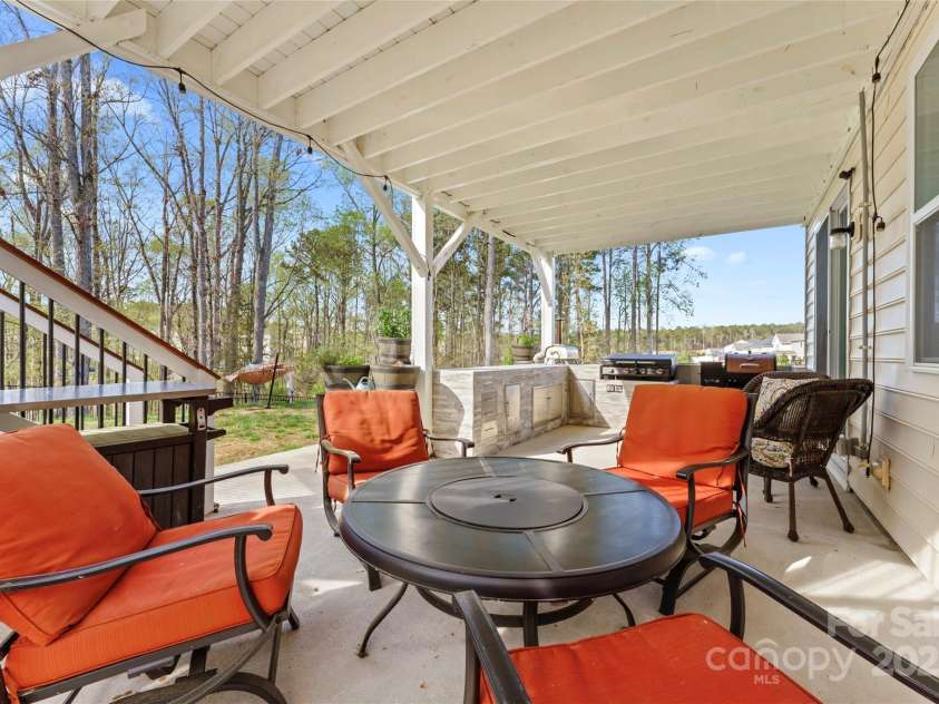 18518 Lahaina Lane, Charlotte, NC 28278.  MLS# CAR4239324, YatesRealty ID 5340. 