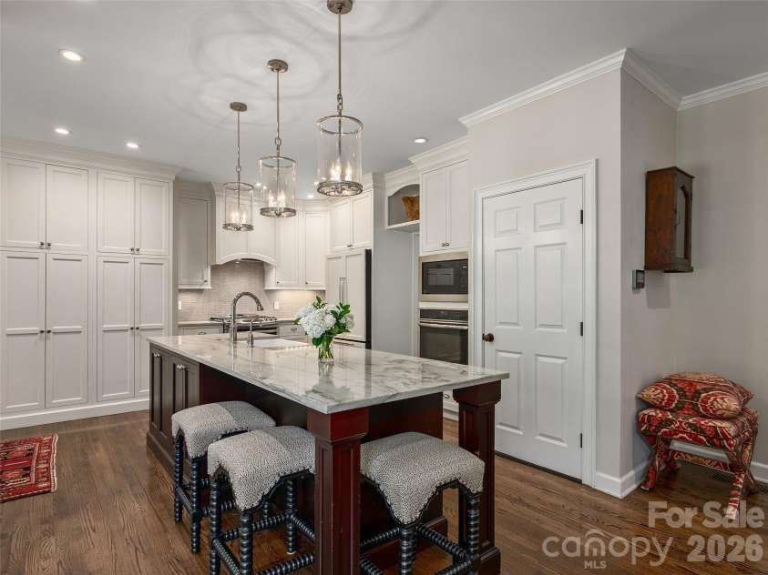 306 Red Fox Circle, Asheville, NC 28803.  MLS# CAR4425979, YatesRealty ID 53403. 