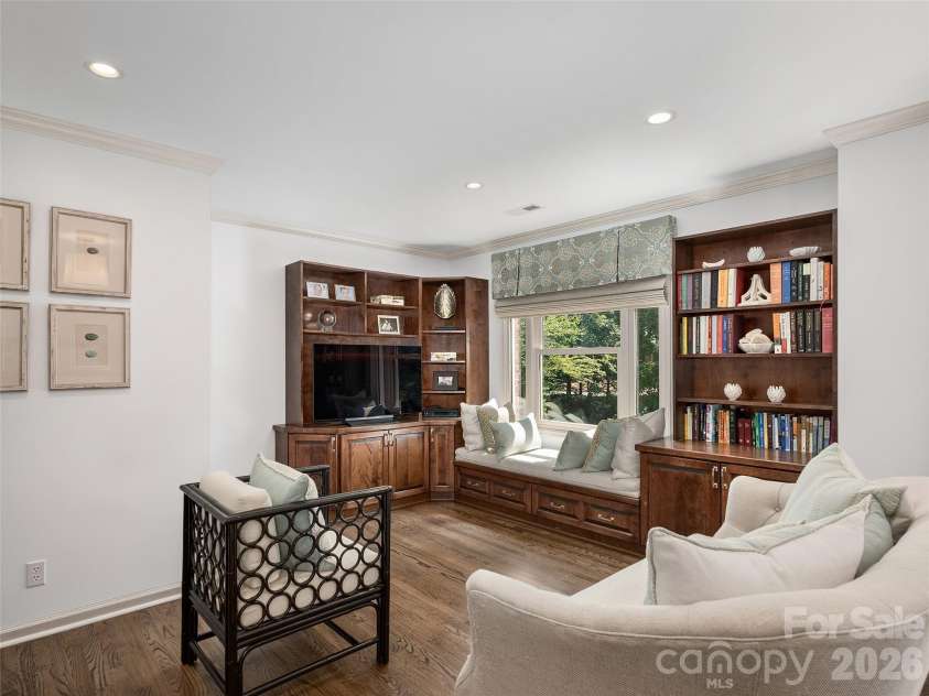 306 Red Fox Circle, Asheville, NC 28803.  MLS# CAR4425979, YatesRealty ID 53403. 