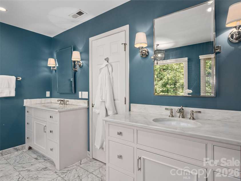 306 Red Fox Circle, Asheville, NC 28803.  MLS# CAR4425979, YatesRealty ID 53403. 