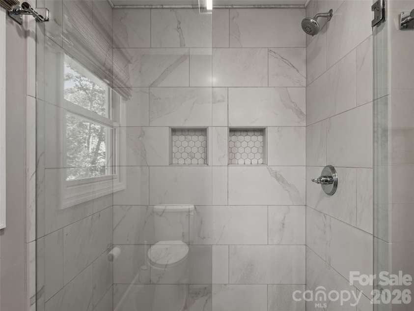 306 Red Fox Circle, Asheville, NC 28803.  MLS# CAR4425979, YatesRealty ID 53403. 