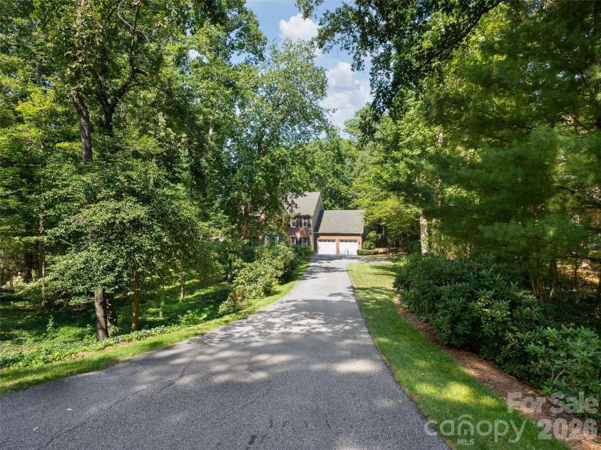 306 Red Fox Circle, Asheville, NC 28803.  MLS# CAR4425979, YatesRealty ID 53403. 