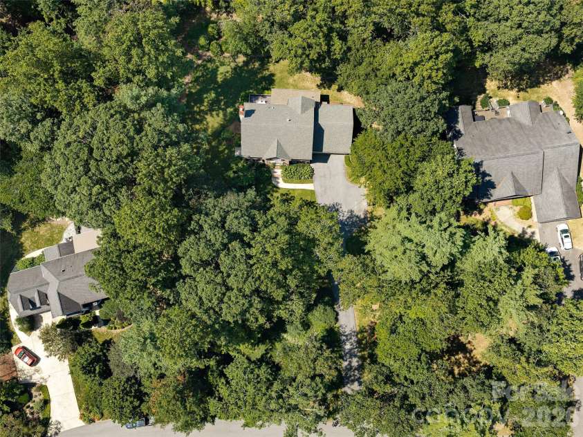 306 Red Fox Circle, Asheville, NC 28803.  MLS# CAR4425979, YatesRealty ID 53403. 