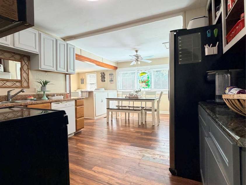 321 21st Street, Hickory, NC 28602.  MLS# CAR4426738, YatesRealty ID 53409. 