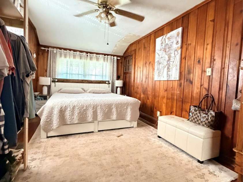 321 21st Street, Hickory, NC 28602.  MLS# CAR4426738, YatesRealty ID 53409. 