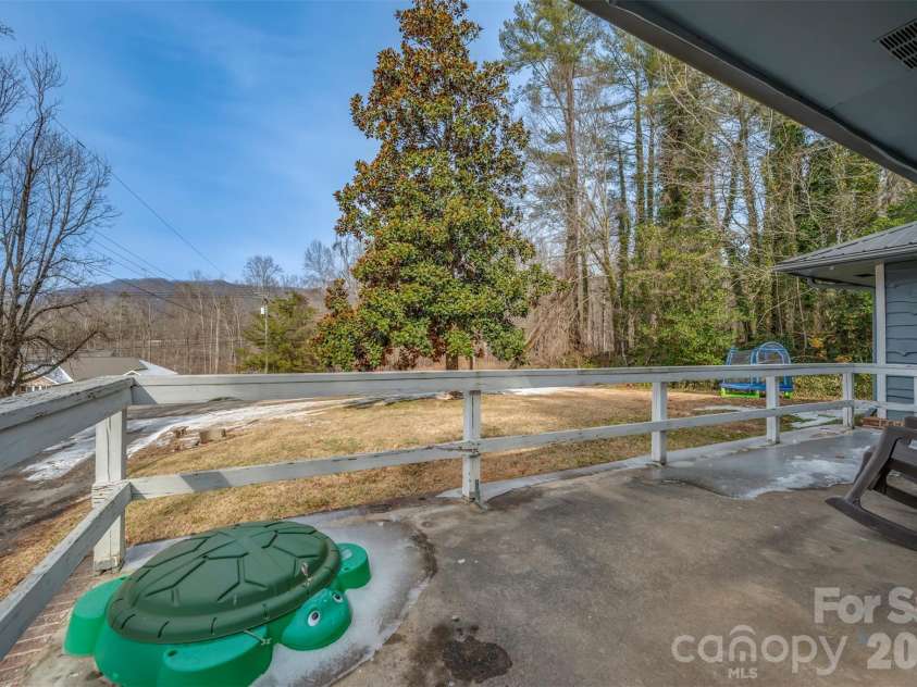 1685 Lynn Road, Columbus, NC 28722.  MLS# CAR4341868, YatesRealty ID 5341. 