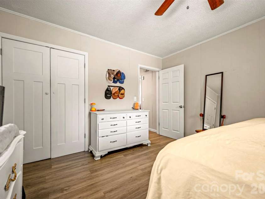 1685 Lynn Road, Columbus, NC 28722.  MLS# CAR4341868, YatesRealty ID 5341. 