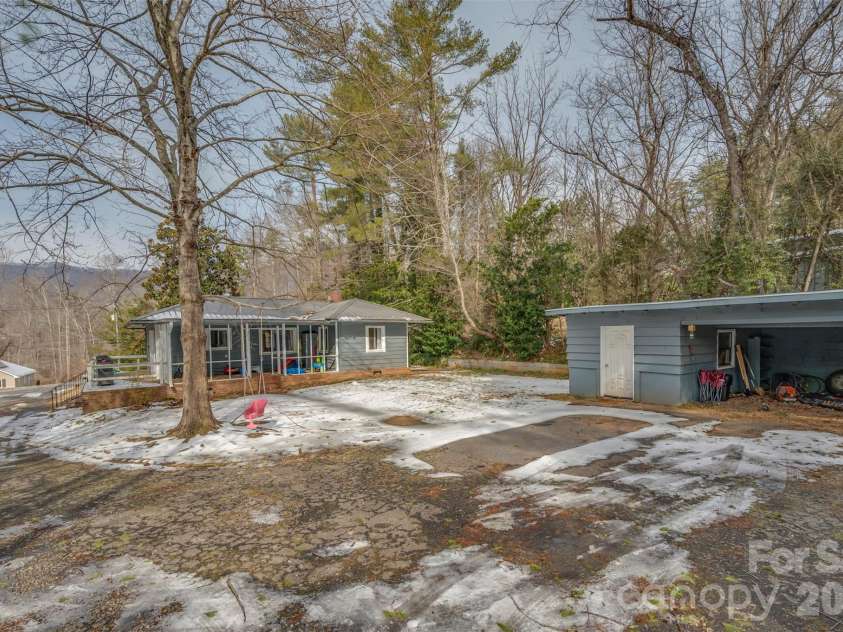 1685 Lynn Road, Columbus, NC 28722.  MLS# CAR4341868, YatesRealty ID 5341. 