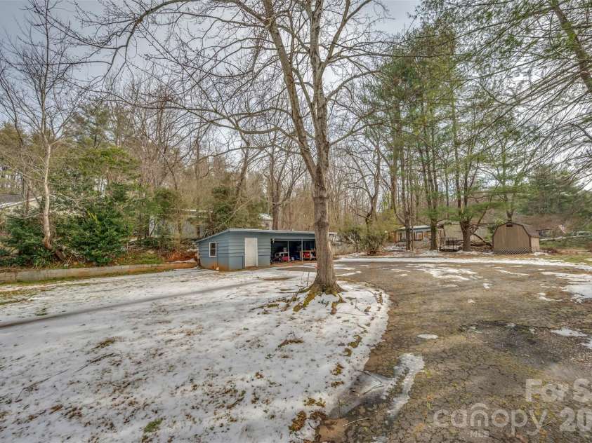1685 Lynn Road, Columbus, NC 28722.  MLS# CAR4341868, YatesRealty ID 5341. 