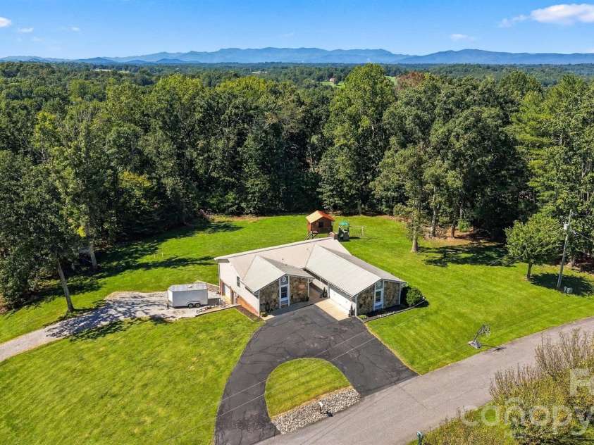 2094 South Fork Drive, Morganton, NC 28655.  MLS# CAR4428817, YatesRealty ID 53410. 