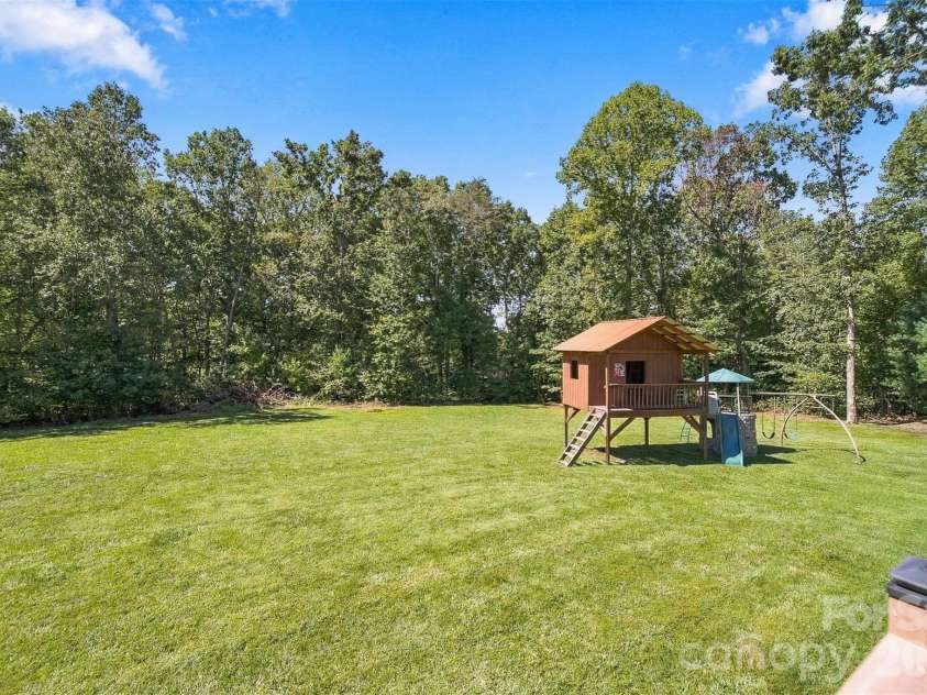 2094 South Fork Drive, Morganton, NC 28655.  MLS# CAR4428817, YatesRealty ID 53410. 