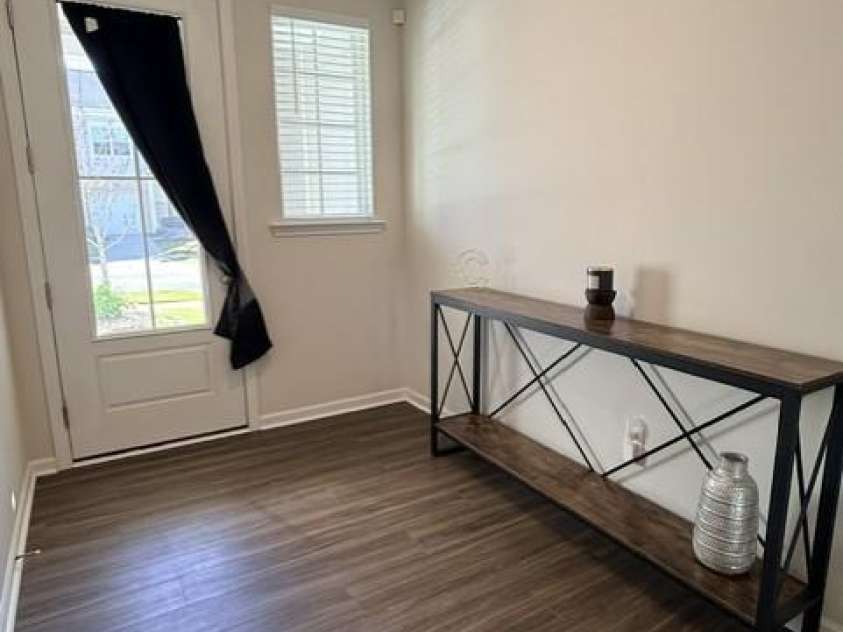 1027 Grays Mill Road, Charlotte, NC 28215.  MLS# CAR4429050, YatesRealty ID 53413. 