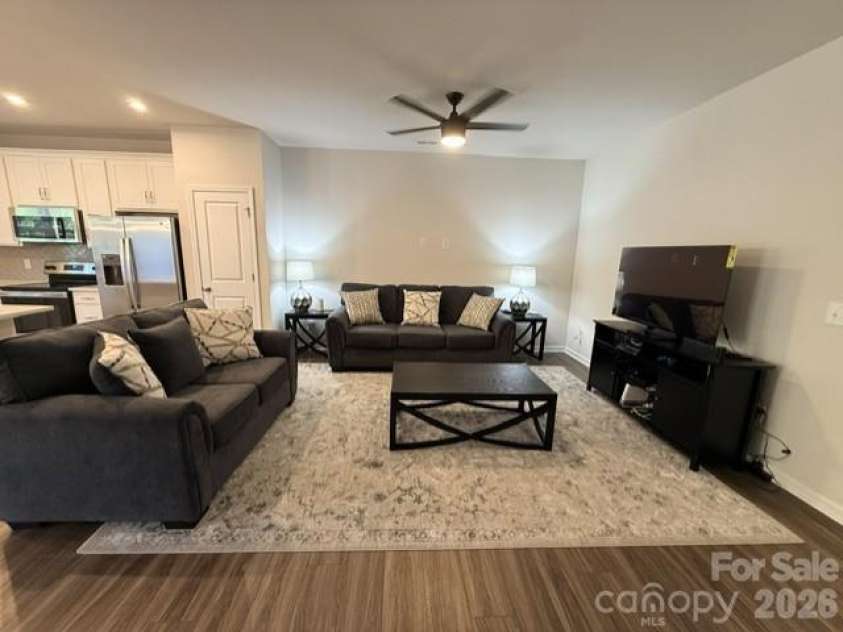 1027 Grays Mill Road, Charlotte, NC 28215.  MLS# CAR4429050, YatesRealty ID 53413. 
