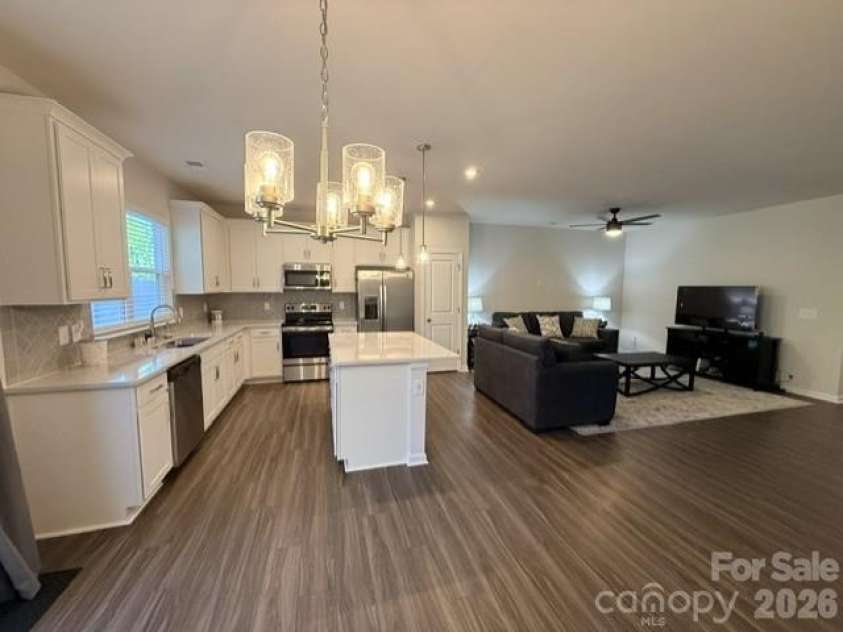 1027 Grays Mill Road, Charlotte, NC 28215.  MLS# CAR4429050, YatesRealty ID 53413. 