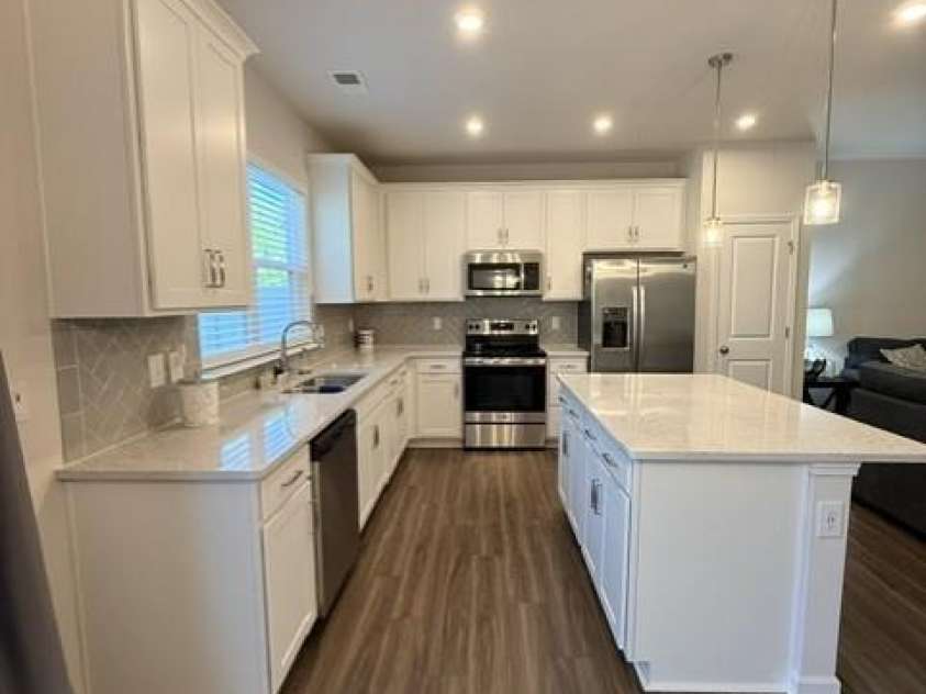 1027 Grays Mill Road, Charlotte, NC 28215.  MLS# CAR4429050, YatesRealty ID 53413. 