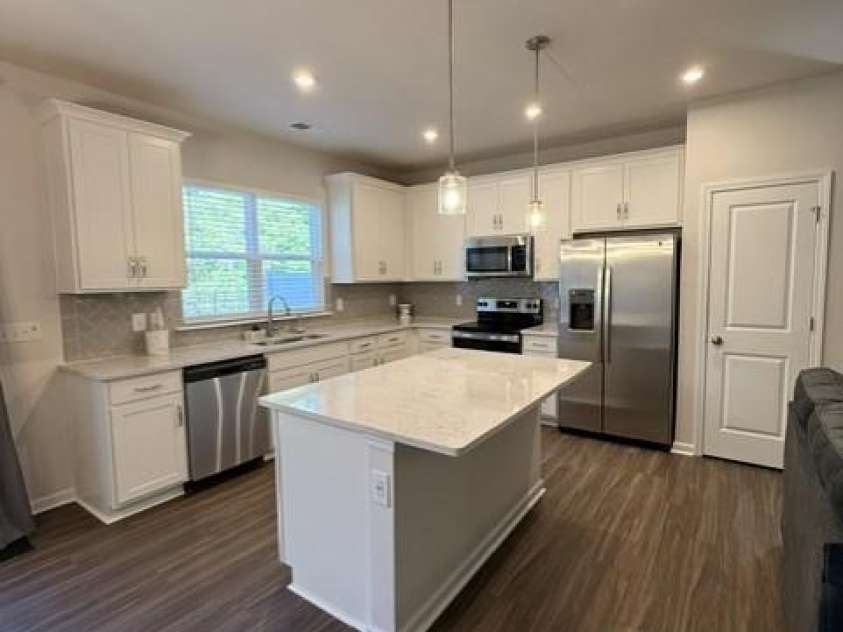 1027 Grays Mill Road, Charlotte, NC 28215.  MLS# CAR4429050, YatesRealty ID 53413. 