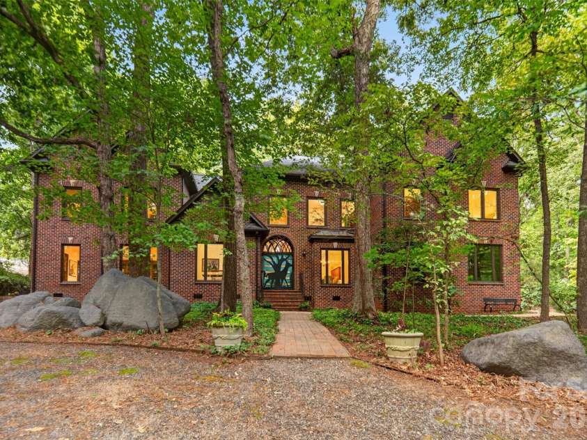 8619 Cedar Knoll Drive, Waxhaw, NC 28173.  MLS# CAR4424655, YatesRealty ID 53415. 