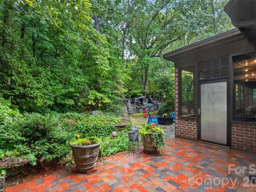 8619 Cedar Knoll Drive, Waxhaw, NC 28173.  MLS# CAR4424655, YatesRealty ID 53415. 