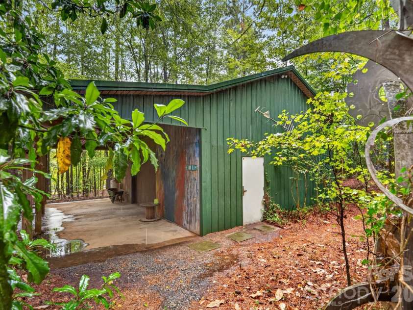 8619 Cedar Knoll Drive, Waxhaw, NC 28173.  MLS# CAR4424655, YatesRealty ID 53415. 