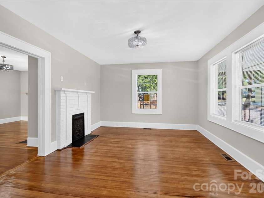 406 Market Street, Lancaster, SC 29720.  MLS# CAR4421298, YatesRealty ID 53418. 