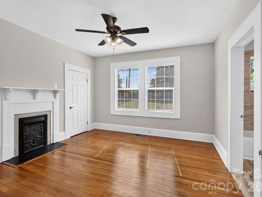406 Market Street, Lancaster, SC 29720.  MLS# CAR4421298, YatesRealty ID 53418. 