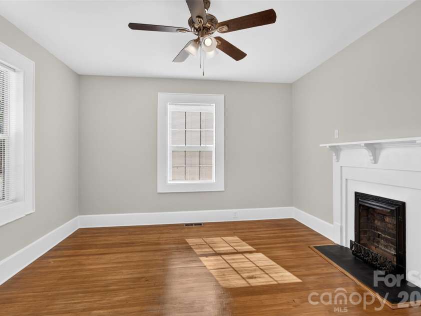 406 Market Street, Lancaster, SC 29720.  MLS# CAR4421298, YatesRealty ID 53418. 