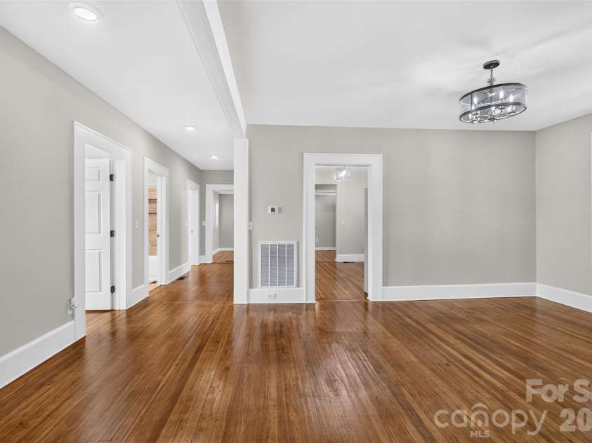 406 Market Street, Lancaster, SC 29720.  MLS# CAR4421298, YatesRealty ID 53418. 