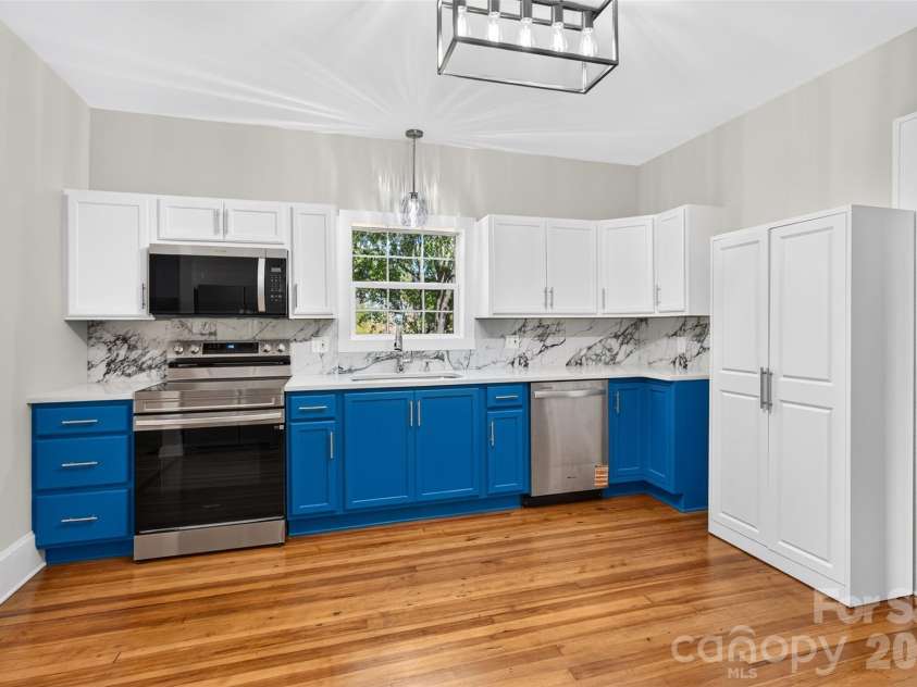 406 Market Street, Lancaster, SC 29720.  MLS# CAR4421298, YatesRealty ID 53418. 