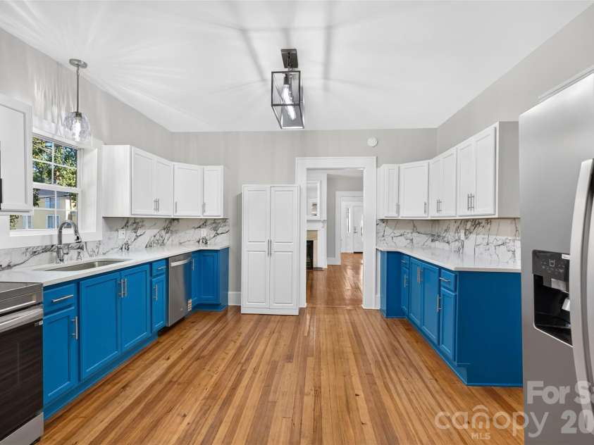 406 Market Street, Lancaster, SC 29720.  MLS# CAR4421298, YatesRealty ID 53418. 