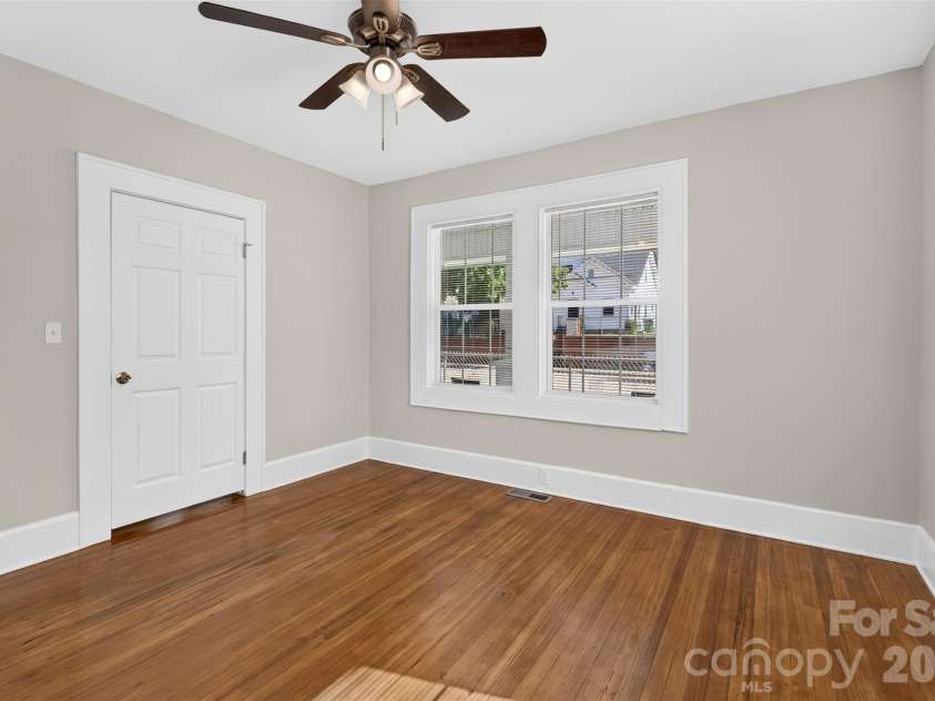 406 Market Street, Lancaster, SC 29720.  MLS# CAR4421298, YatesRealty ID 53418. 