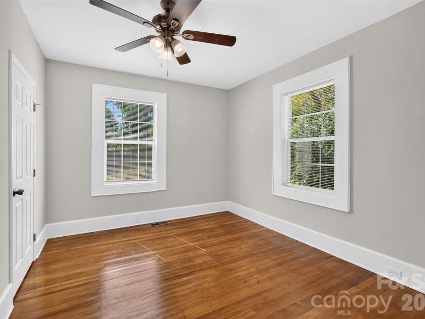 406 Market Street, Lancaster, SC 29720.  MLS# CAR4421298, YatesRealty ID 53418. 