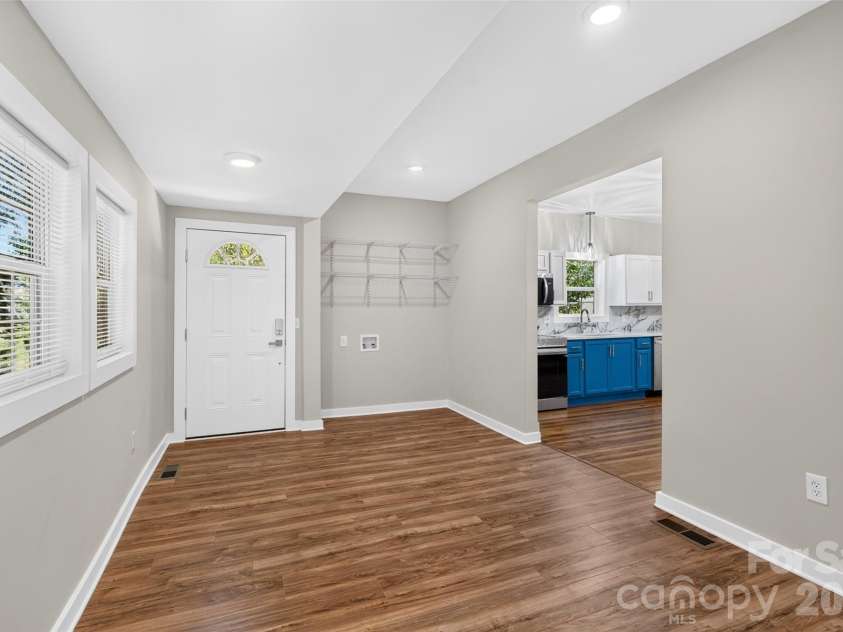 406 Market Street, Lancaster, SC 29720.  MLS# CAR4421298, YatesRealty ID 53418. 