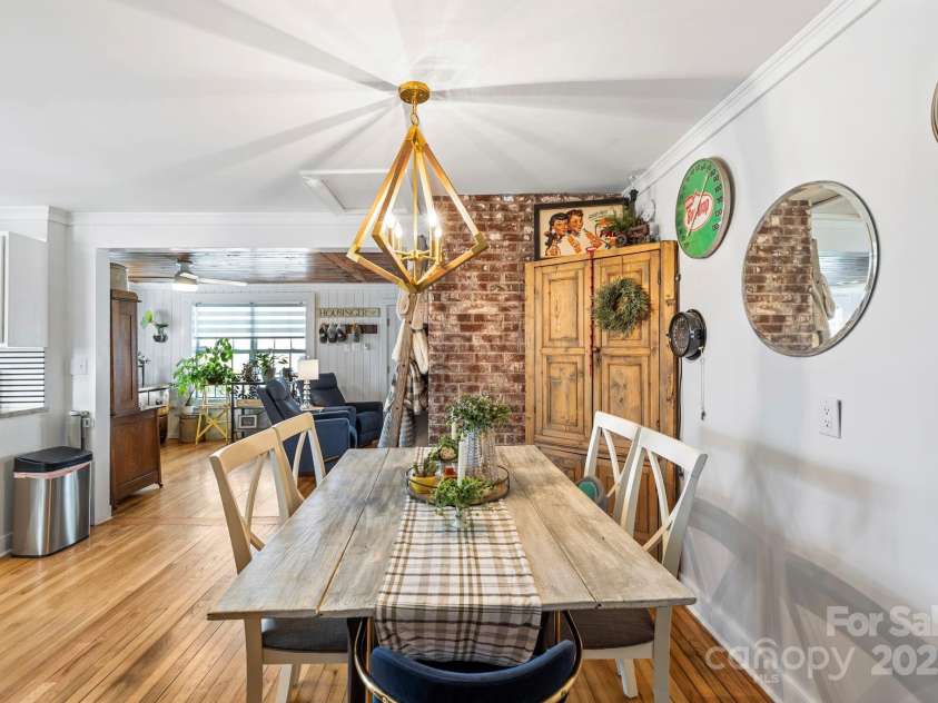 2024 Gilliam Mountain Road, Hendersonville, NC 28792.  MLS# CAR4244277, YatesRealty ID 5342. 