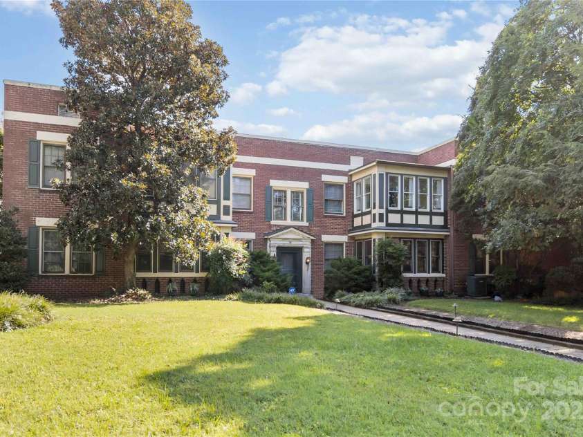 811 Morehead Street, Charlotte, NC 28202.  MLS# CAR4296917, YatesRealty ID 5342. 