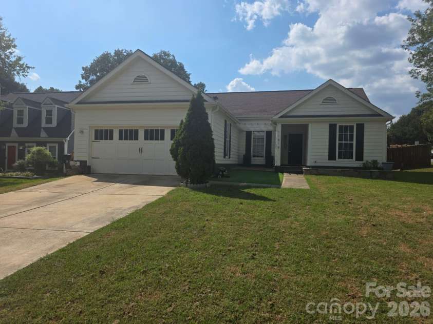 11619 Bowsby Court, Charlotte, NC 28215.  MLS# CAR4425781, YatesRealty ID 53420. 