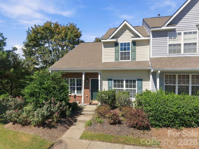 931 Par One Court, Fort Mill, SC 29715.  MLS# CAR4425840, YatesRealty ID 53421. 