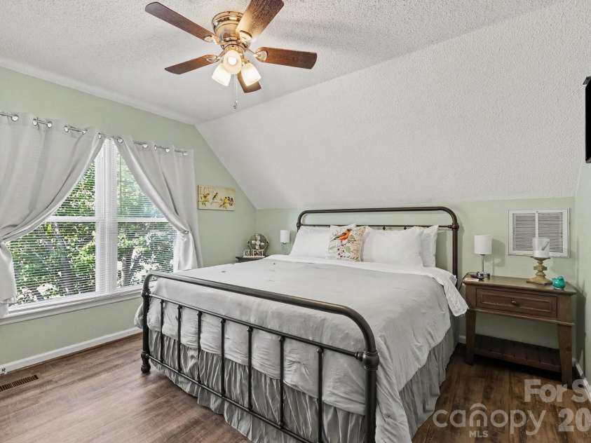 264 Lake Drive, Lexington, NC 27295.  MLS# CAR4426110, YatesRealty ID 53425. 