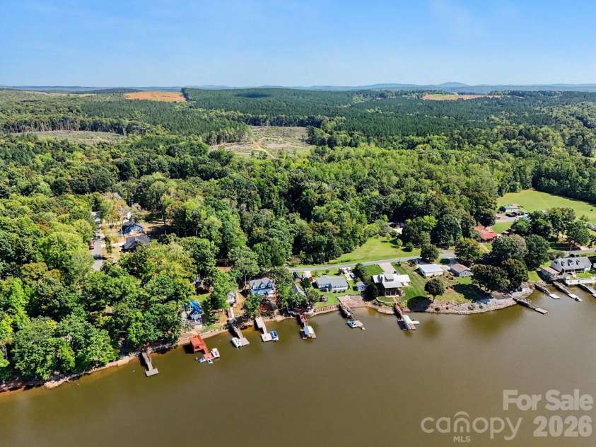 264 Lake Drive, Lexington, NC 27295.  MLS# CAR4426110, YatesRealty ID 53425. 